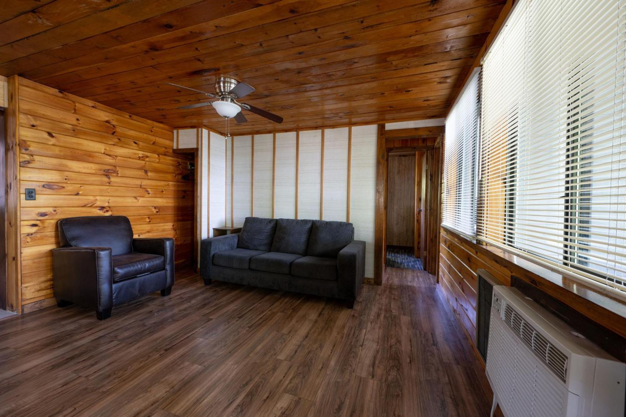Depe Dene Lakeside Resort Lake George Bagian luar foto