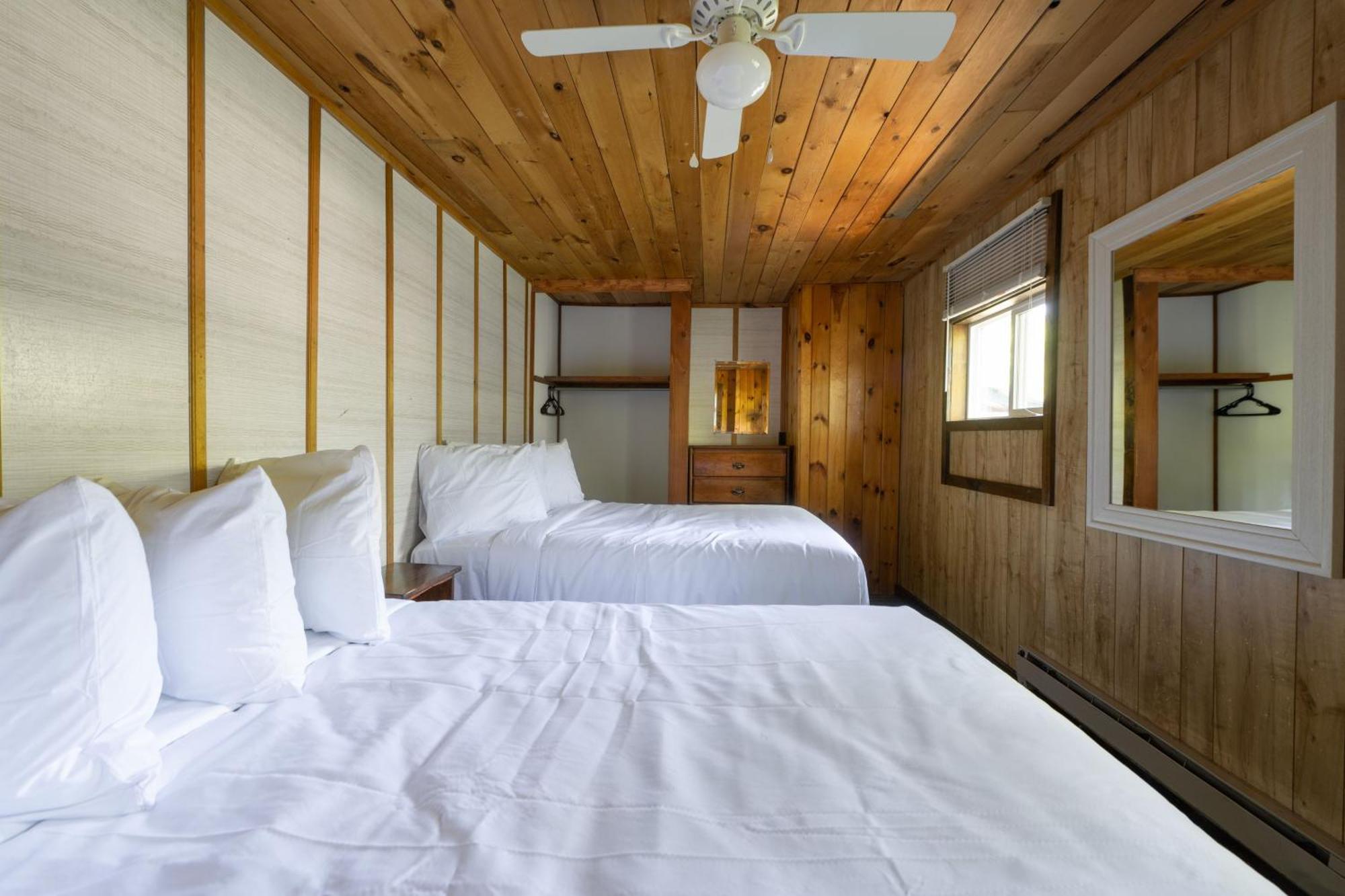 Depe Dene Lakeside Resort Lake George Bagian luar foto
