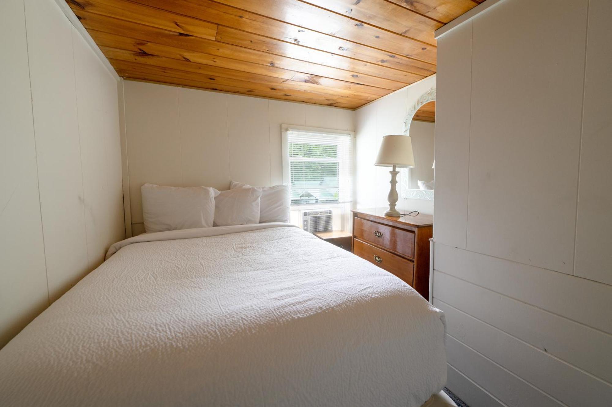 Depe Dene Lakeside Resort Lake George Bagian luar foto