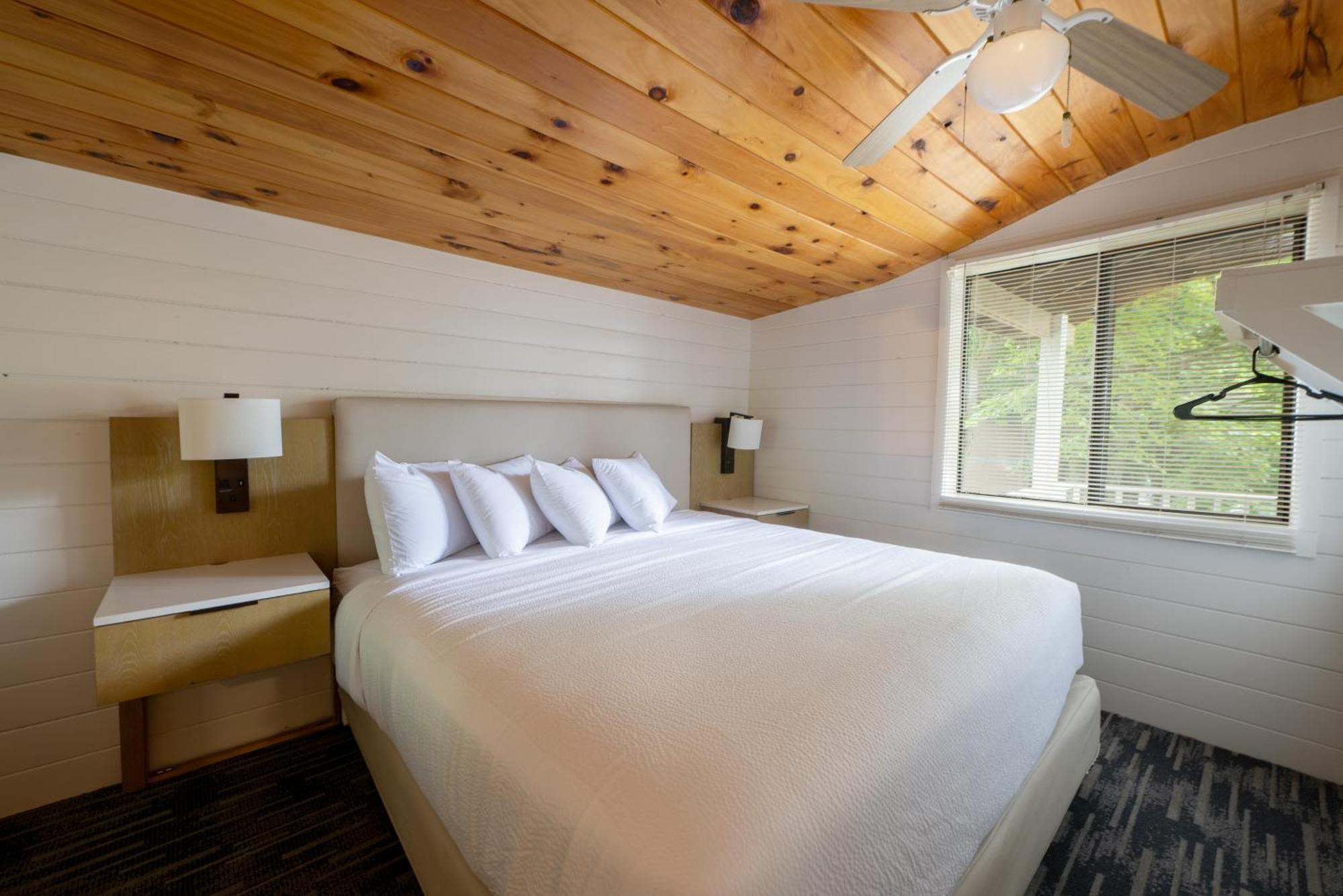 Depe Dene Lakeside Resort Lake George Bagian luar foto