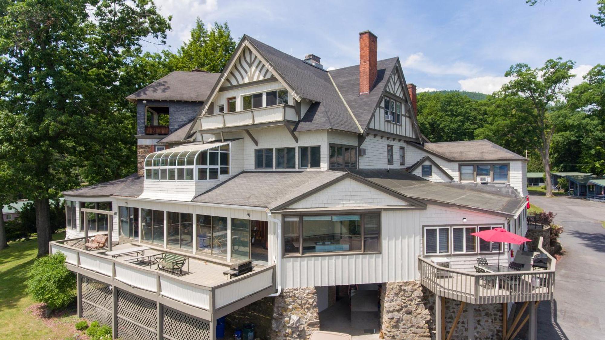 Depe Dene Lakeside Resort Lake George Bagian luar foto