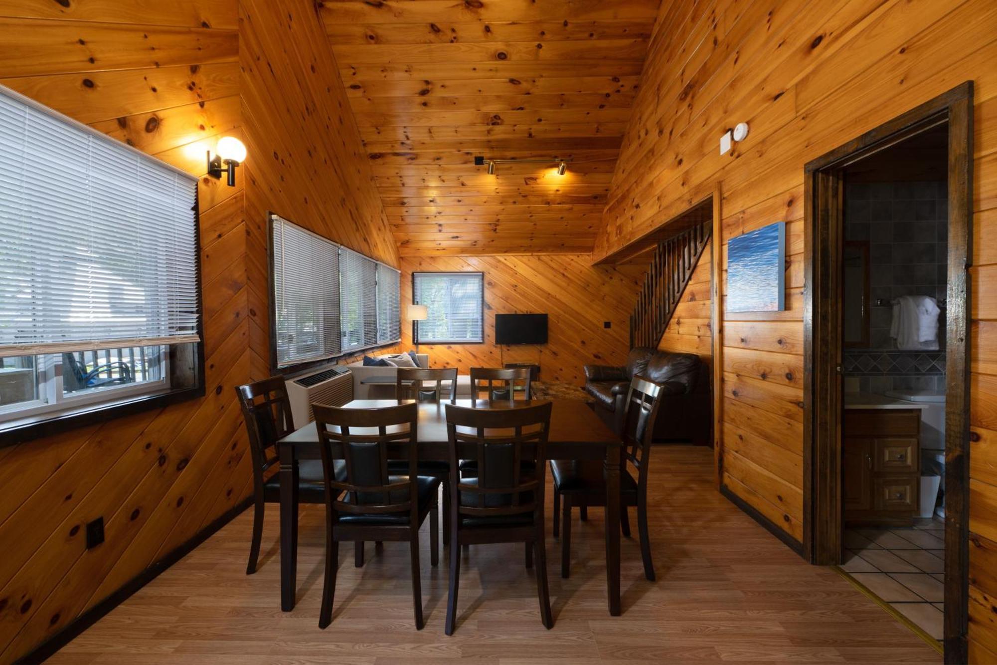 Depe Dene Lakeside Resort Lake George Ruang foto